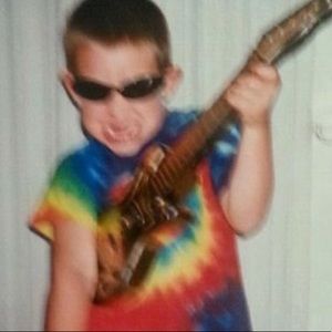 Meet your Posher, Levi